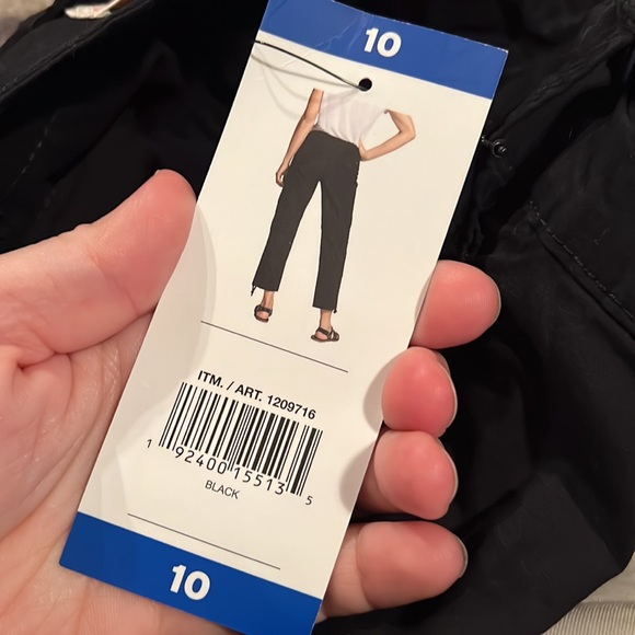 Blossom and Clover Ladies Capris - Picture 9 of 12